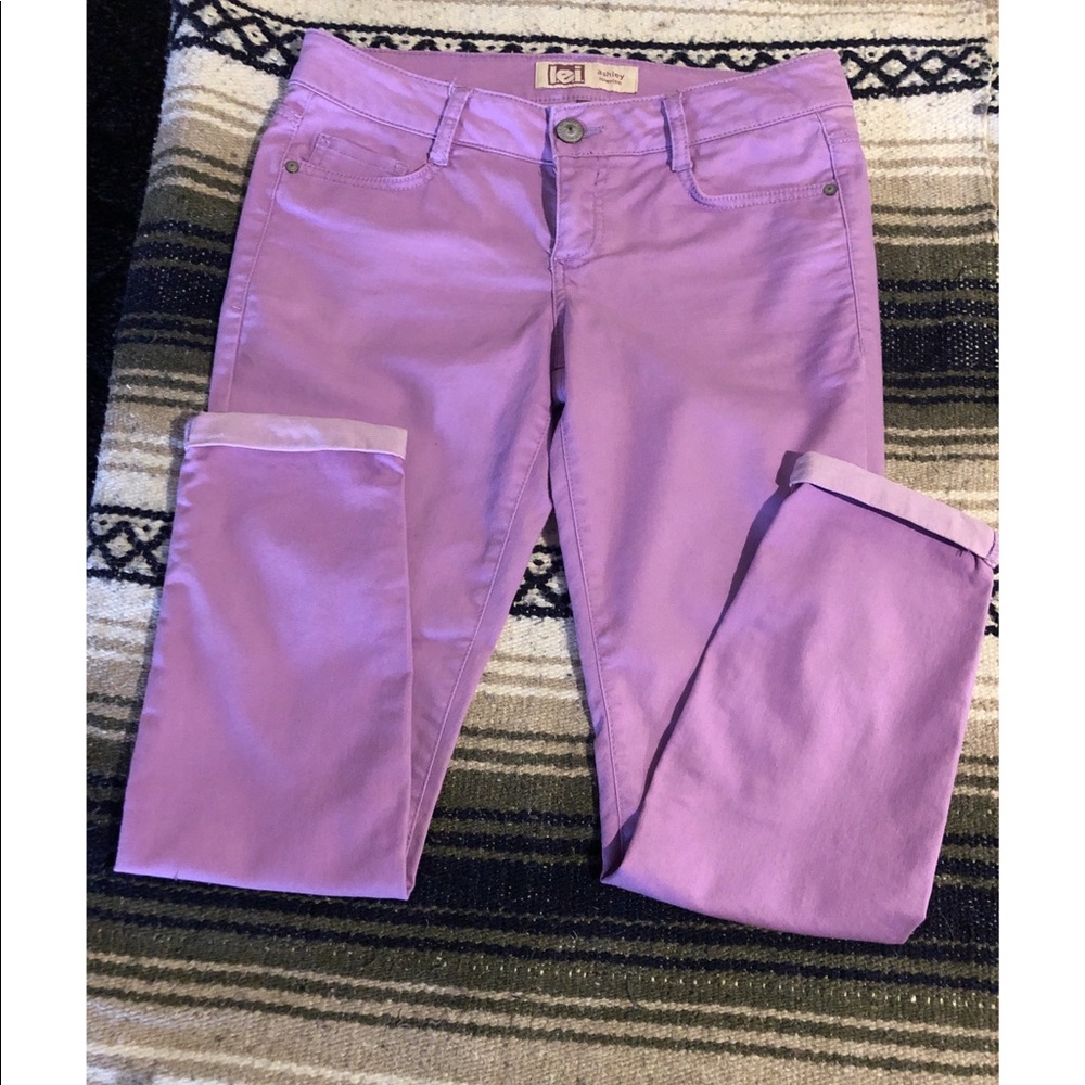 PRE-WORN l.e.i ASHLEY LILAC JEANS SIZE 9